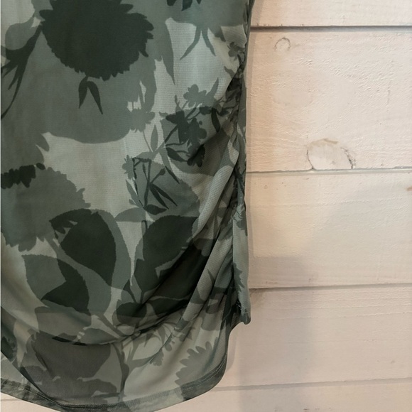 I-N-C Womens Leaves Embellished T-Shirt. Size small, green . - Picture 6 of 12